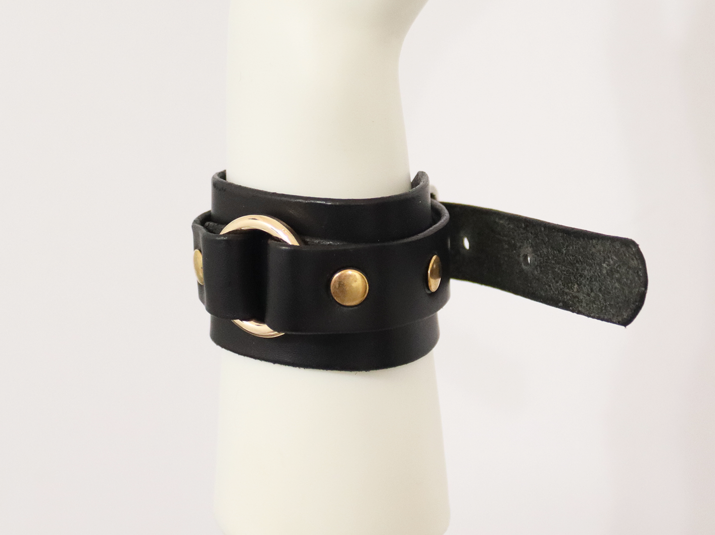 CLEARANCE BIN - READ DESCRIPTION - CUFFS, CHOKERS, CORSETS, AND PURSES