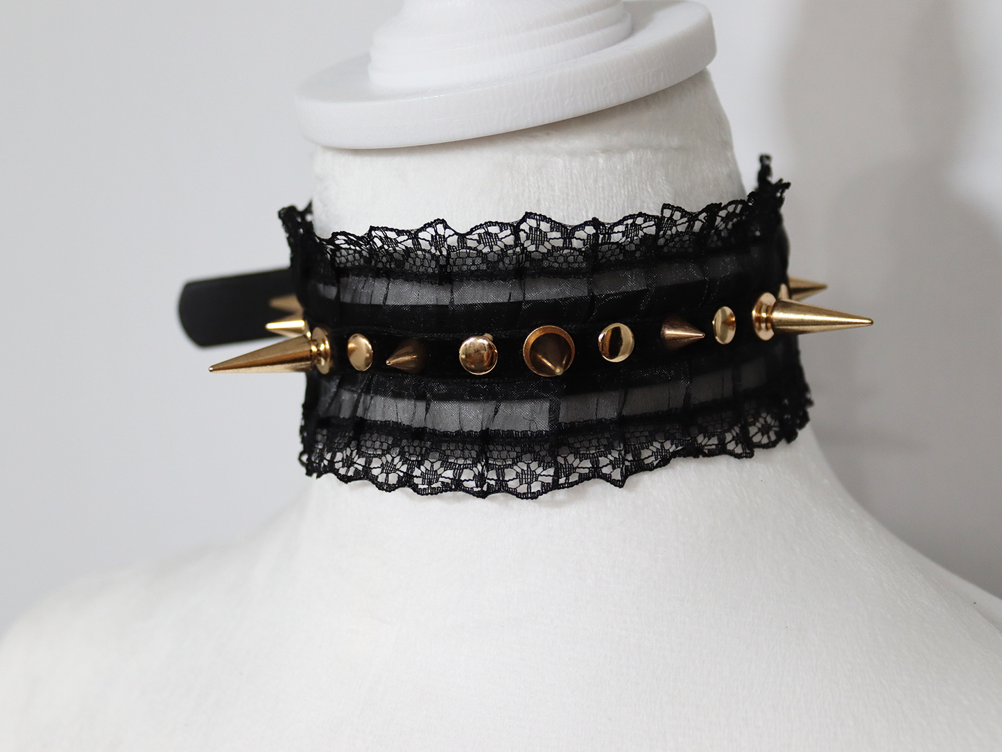 Divinity Choker - Gold