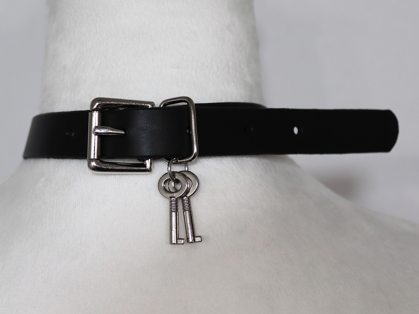 Lock Martingale Choker