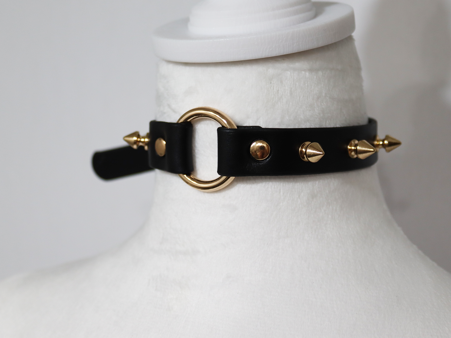 Simplicity Choker - Gold